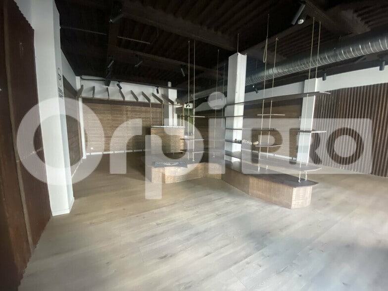 Retail in Genay to rent - Interior Photo - Image 2 of 5