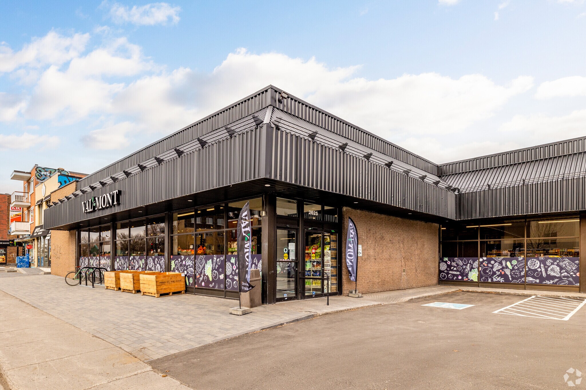 2625-2635 Boul Rosemont, Montréal, QC for sale Primary Photo- Image 1 of 1