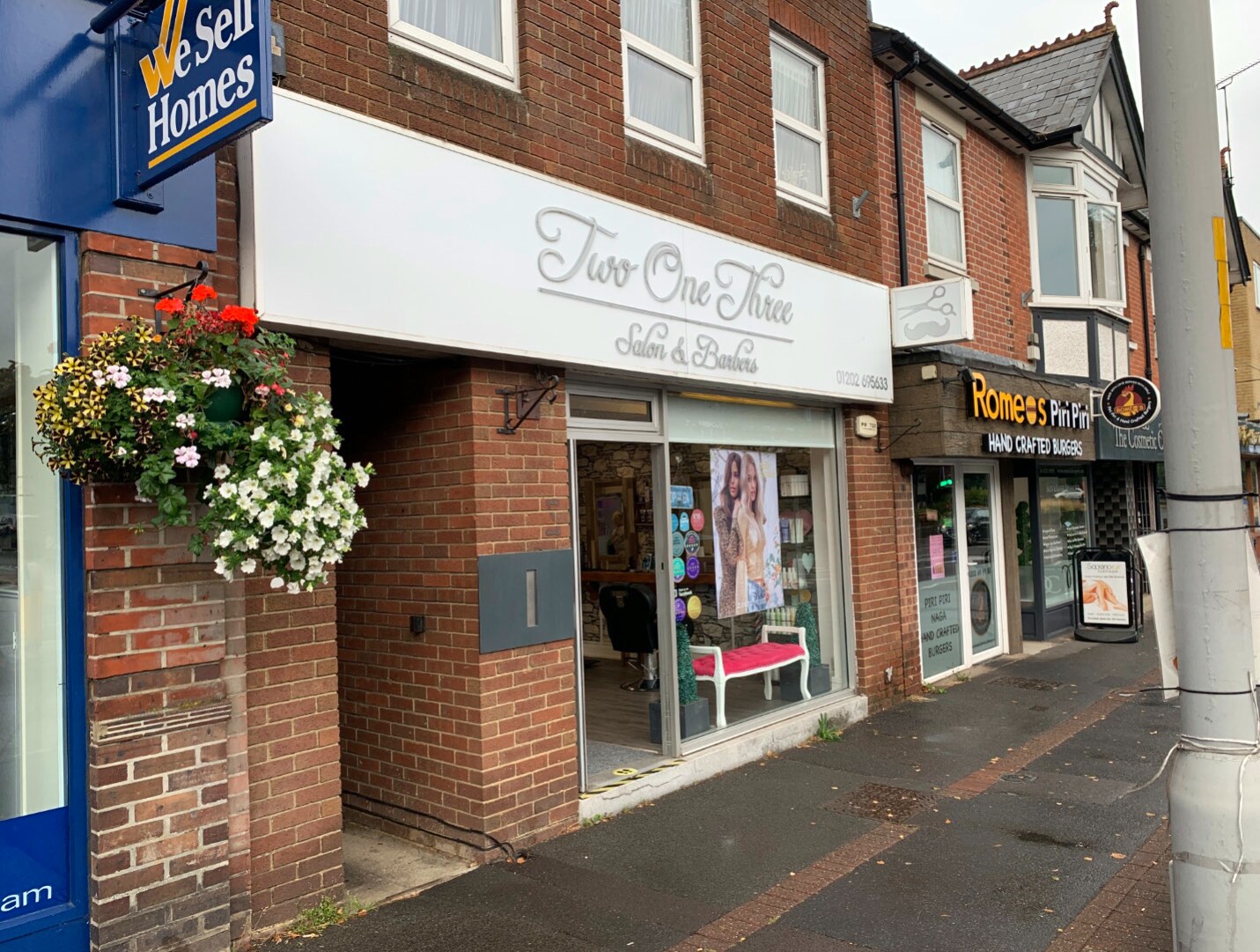 213 Lower Blandford Rd, Broadstone for sale Primary Photo- Image 1 of 1