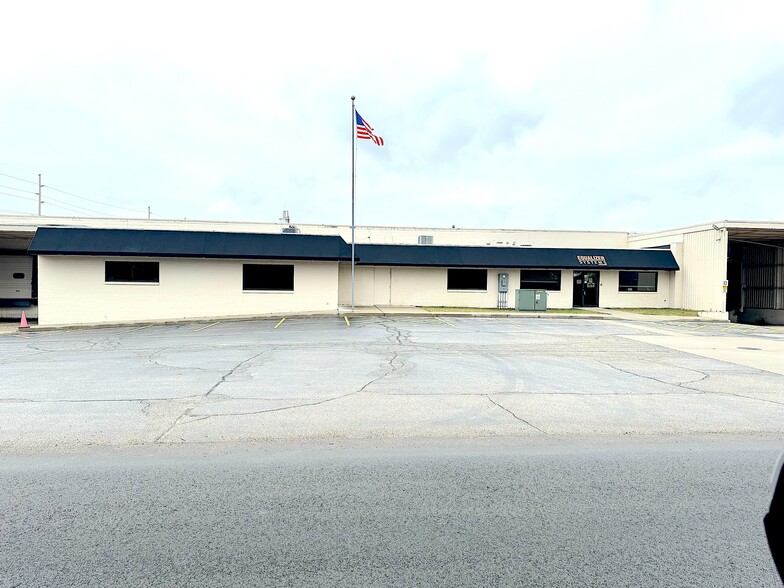 55169 County Road 3, Elkhart, IN for rent - Building Photo - Image 3 of 5