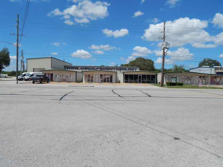 2040 Highway 90 W, Sealy, TX for sale - Building Photo - Image 1 of 1