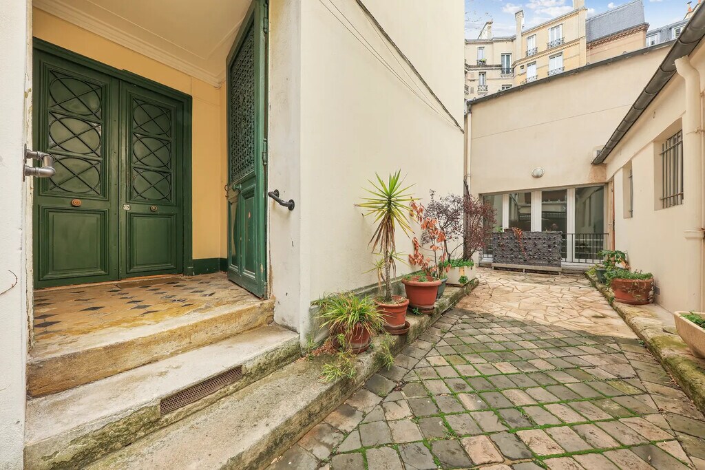 Location Bureaux 110 m² - Photo 1
