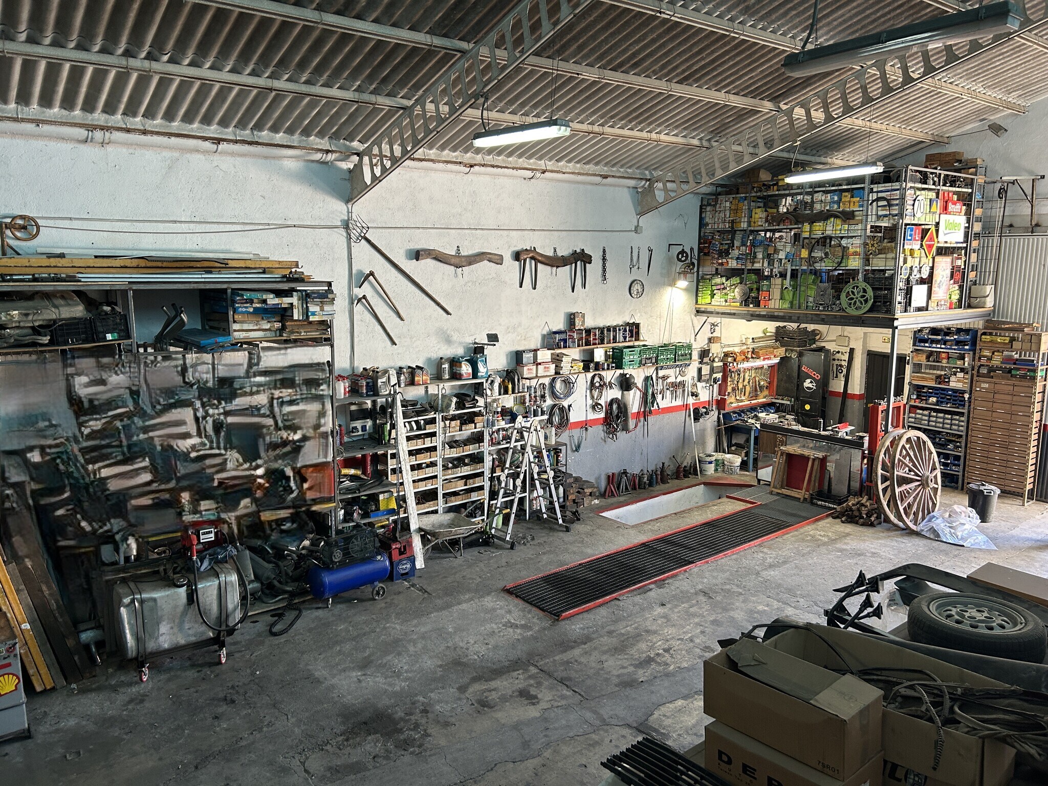 Industrial in Illescas, Toledo for sale Primary Photo- Image 1 of 5