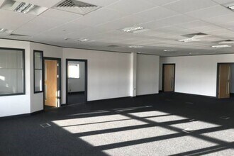 Maxwell Rd, Plymouth to rent Interior Photo- Image 1 of 3