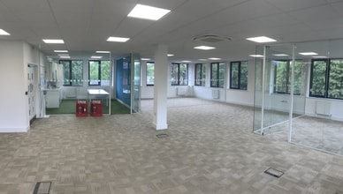 Harlington Way N, Fleet to rent Interior Photo- Image 2 of 3