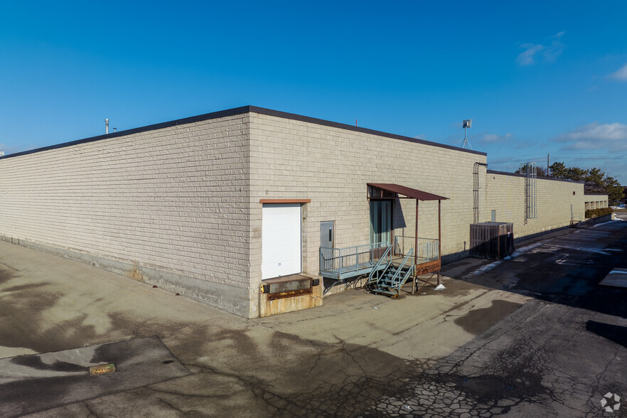 2460 Tedlo St, Mississauga, ON for rent - Building Photo - Image 2 of 6