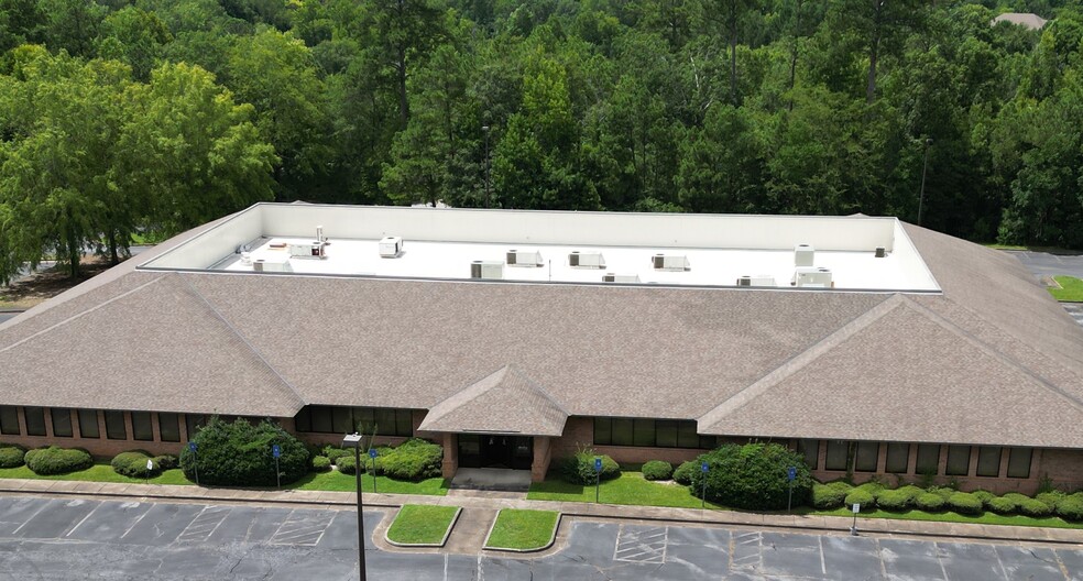 2300 Brookstone Centre Pky, Columbus, GA for rent - Building Photo - Image 2 of 7