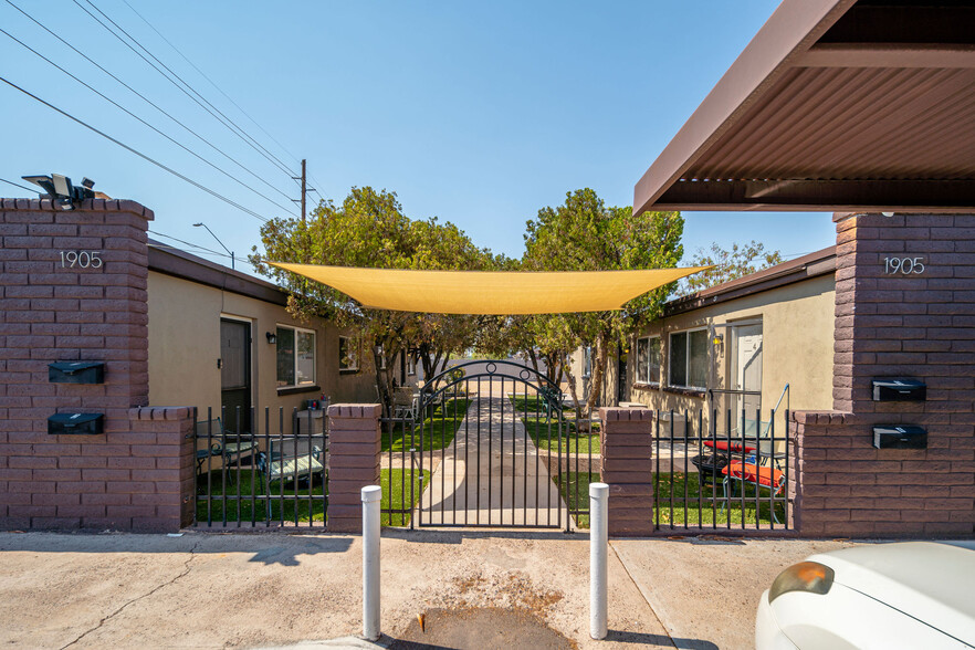 1905 W Village Dr, Phoenix, AZ for sale - Primary Photo - Image 1 of 12