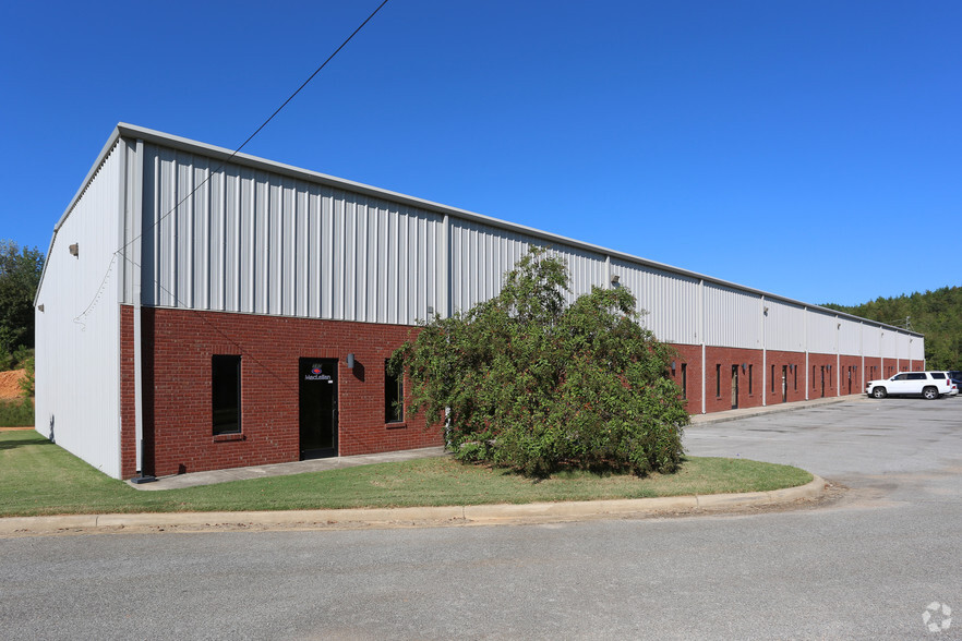 2550 Five Star Pky, Bessemer, AL for rent - Building Photo - Image 1 of 6