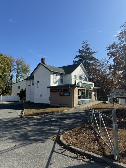 575 Broadway, Amityville, NY for sale - Building Photo - Image 1 of 5