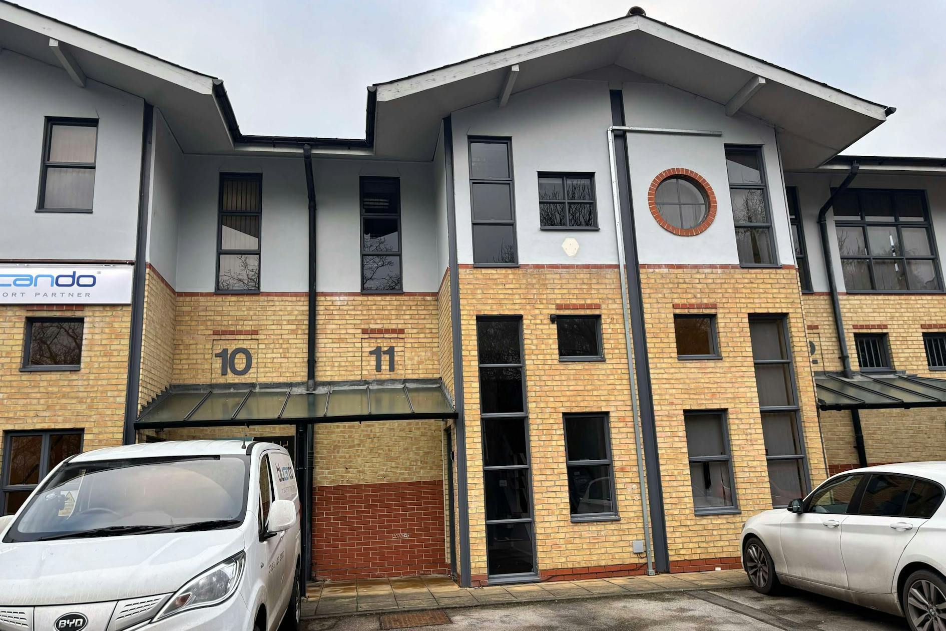 Eelmoor Rd, Farnborough to rent Building Photo- Image 1 of 5