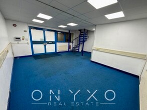 1-5 Bristol Way, Slough to rent Interior Photo- Image 2 of 6