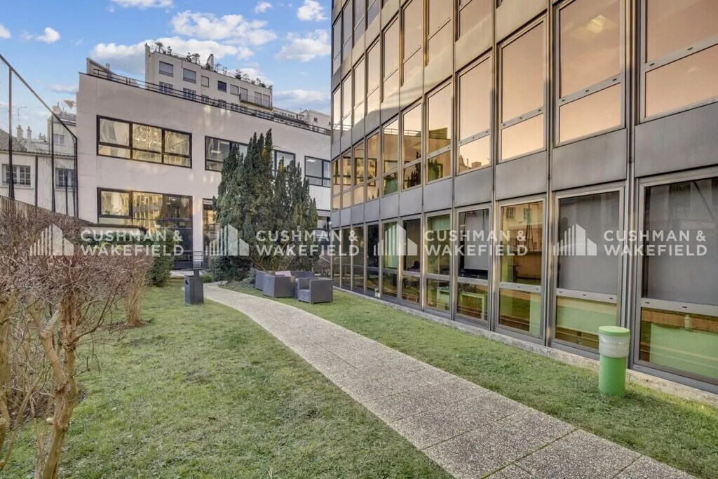 Location Bureaux 270 m² - Photo 1