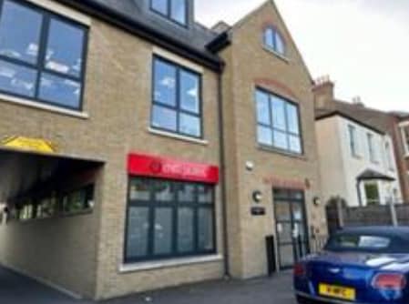 102-104 Queens Rd, Buckhurst Hill to rent - Building Photo - Image 2 of 4