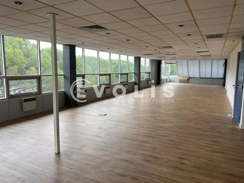 Office in Mérignac to rent - Building Photo - Image 2 of 4