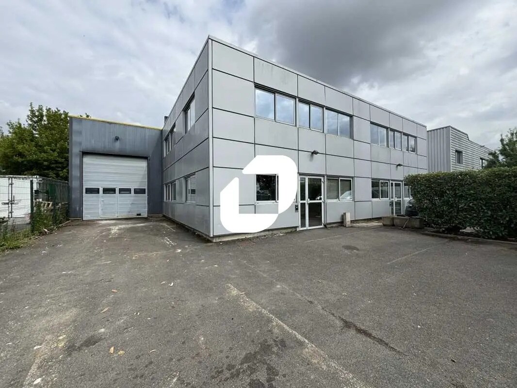 Light Industrial in Grigny to rent Building Photo- Image 1 of 10