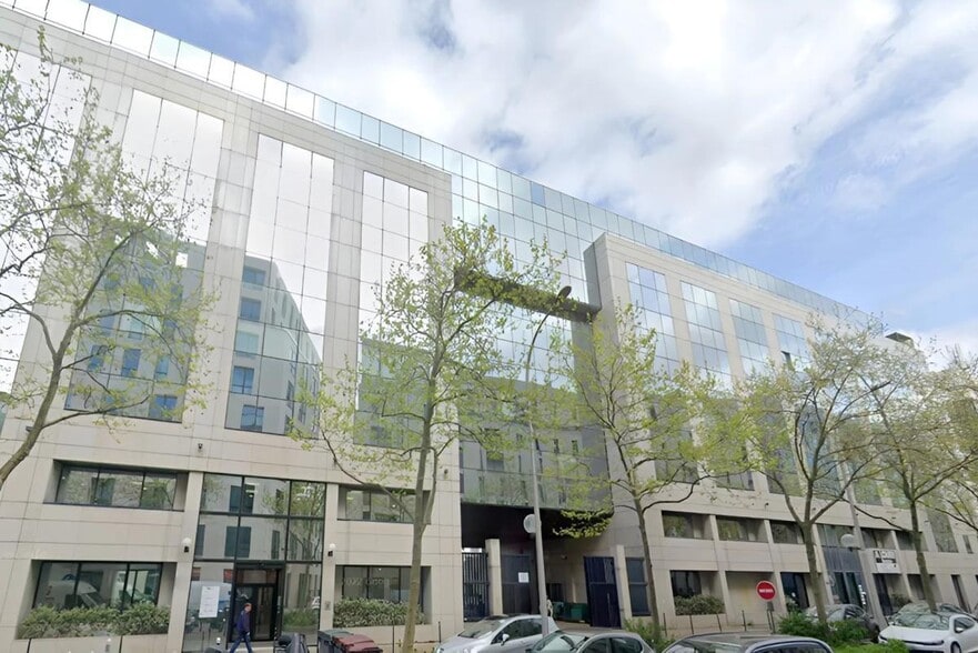 696 Rue Yves Kermen, Boulogne-Billancourt for sale - Building Photo - Image 1 of 10