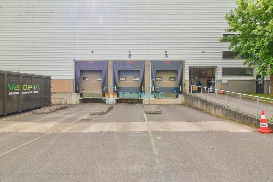 Light Industrial in Saint-Michel-sur-Orge to rent - Building Photo - Image 3 of 27