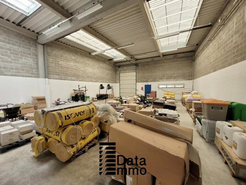 Industrial in Moissy-Cramayel to rent - Building Photo - Image 3 of 14