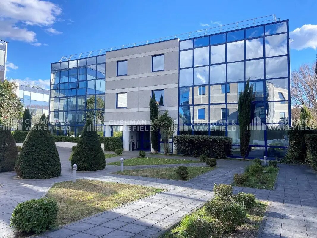 1 Rue Mahatma Gandhi, Aix-en-Provence to rent Building Photo- Image 1 of 11