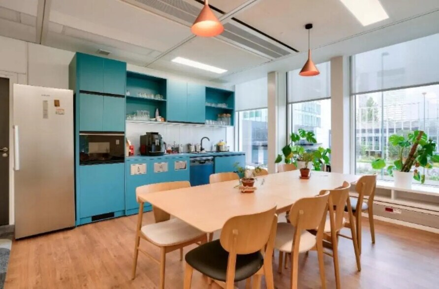 49-51 Quai De Dion Bouton, Puteaux to rent - Interior Photo - Image 2 of 12