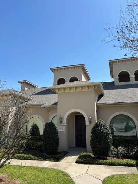 12824 Willow Centre Dr, Houston, TX for sale - Building Photo - Image 2 of 97