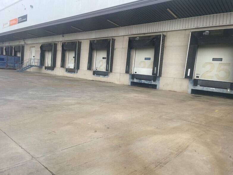 Polígono Parque Logístico, 4, Carmona, Sevilla to rent - Building Photo - Image 1 of 31