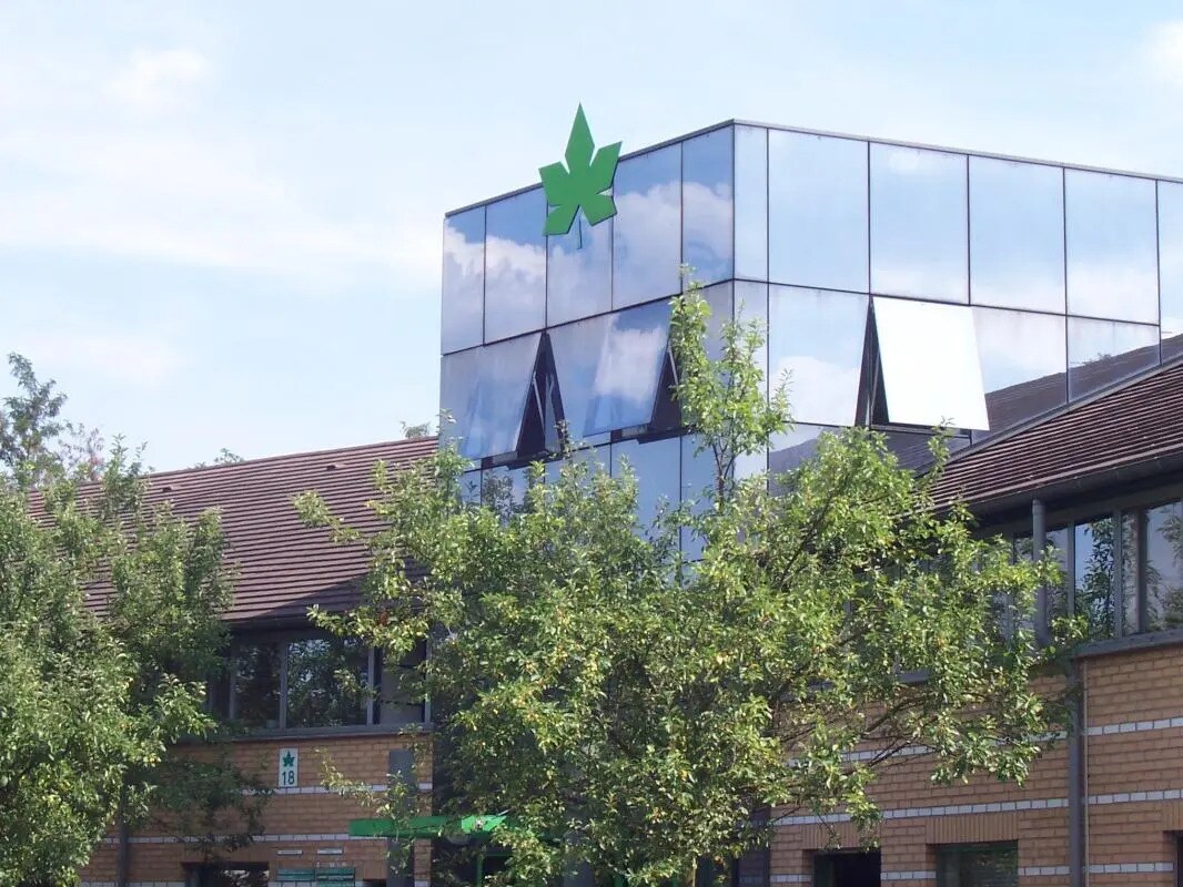 Rue Albert Einstein, Champs-sur-Marne to rent Building Photo- Image 1 of 8