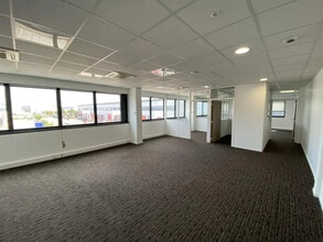 355 Avenue Henri Schneider, Meyzieu to rent Interior Photo- Image 1 of 4