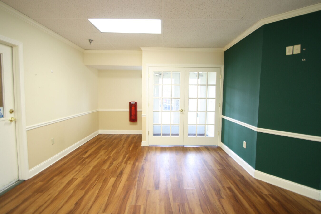 419 Palmer Ave, Falmouth 02540 UK