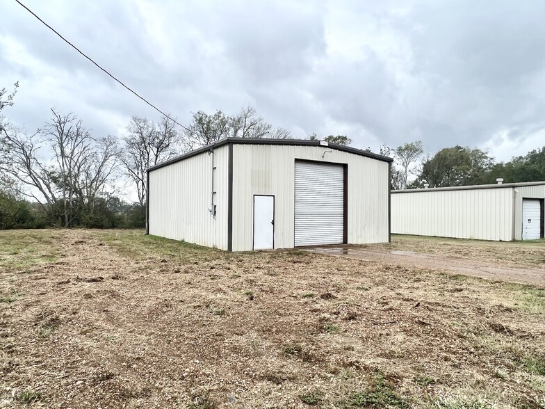 415 Texas ave, Crockett, TX for sale - Primary Photo - Image 1 of 8