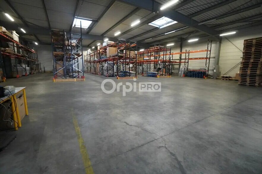 Light Industrial in Dijon to rent - Interior Photo - Image 3 of 7