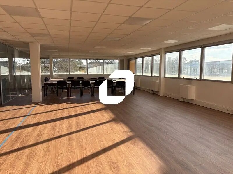 Location Bureaux 150 m² à 342 m² - Photo 1