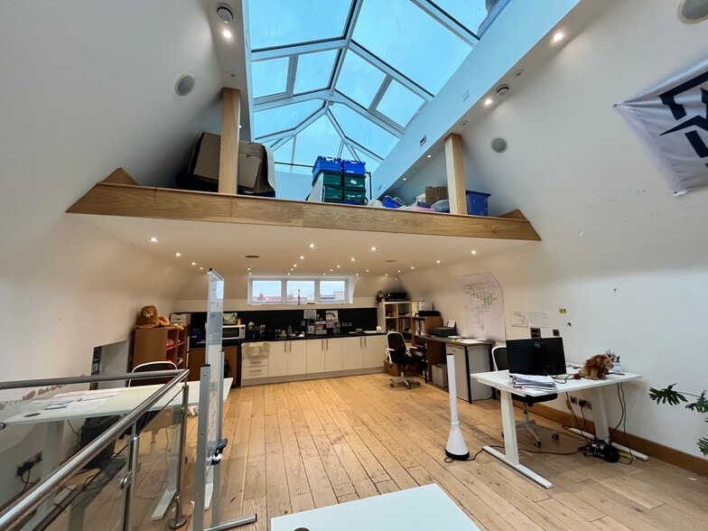 8 Durdham Park, Bristol to rent - Building Photo - Image 3 of 8