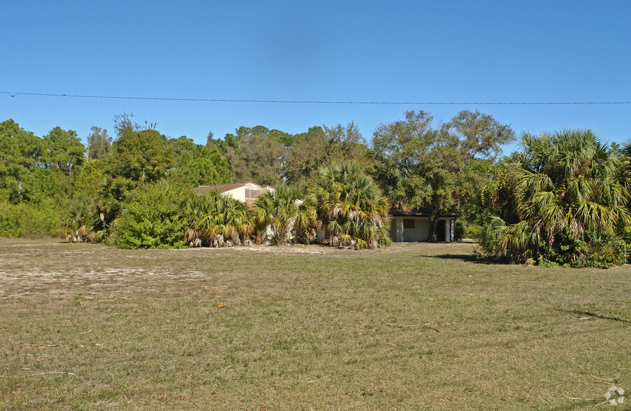 1201 102nd Ave N, Saint Petersburg, FL for sale - Building Photo - Image 2 of 4