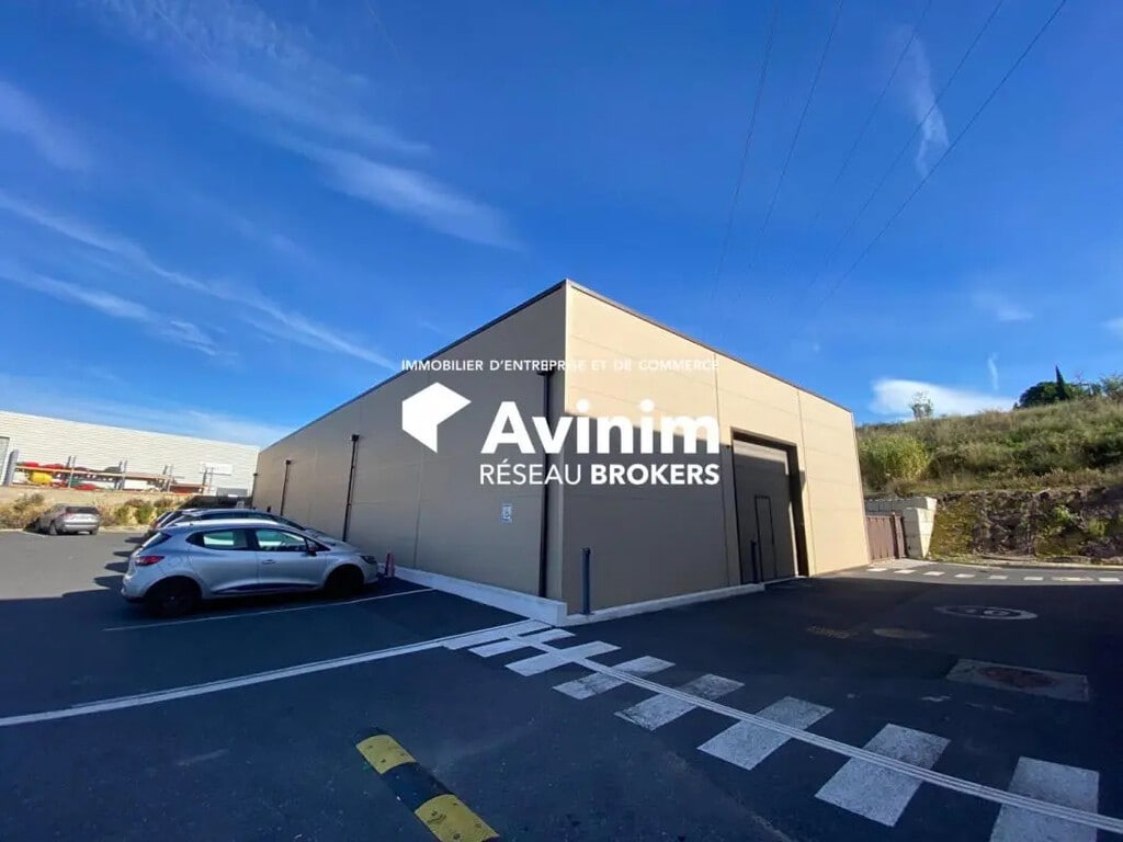Location Entrepôt 580 m² - Photo 1