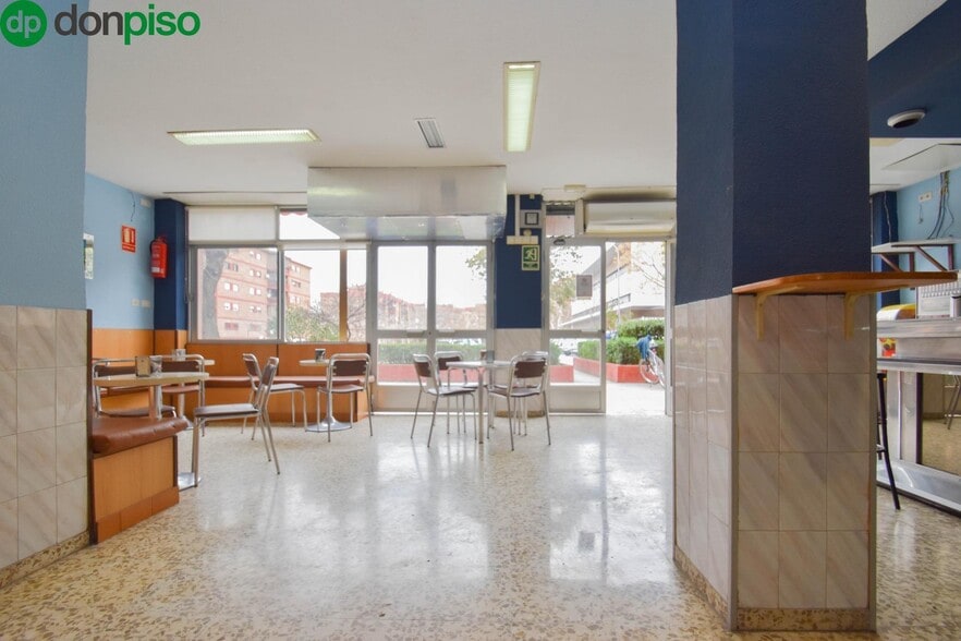 Plaza Poeta Garcilaso de la Vega, 6, Granada, Granada for sale - Building Photo - Image 3 of 47