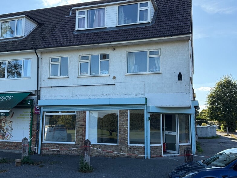 1 Layters Av, Gerrards Cross to rent - Building Photo - Image 1 of 6