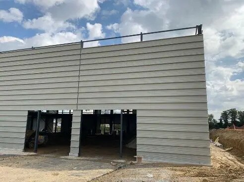 Industrial in Louvres to rent - Construction Photo - Image 2 of 4