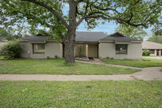 707 N Waldrip St, Grand Saline, TX for rent Building Photo- Image 1 of 1