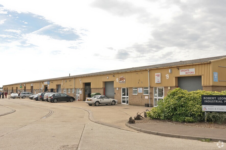 Aviation Way, Southend On Sea for sale - Primary Photo - Image 1 of 1