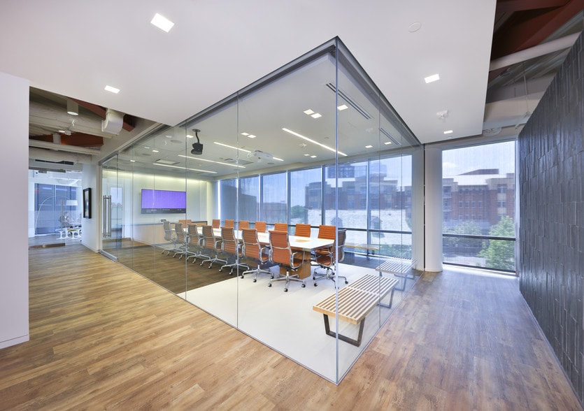 1701 Duke St, Alexandria, VA to rent - Interior Photo - Image 2 of 36