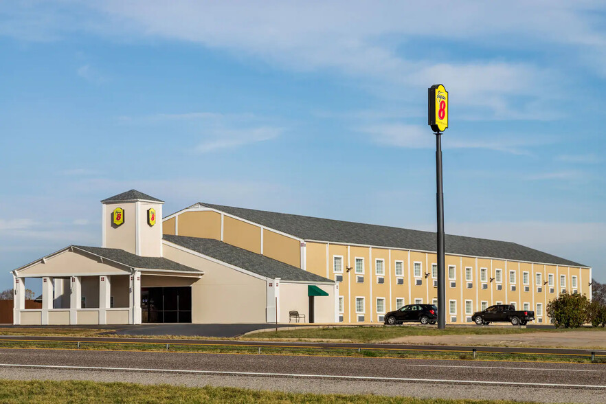 1936 N Interstate 35, Gainesville, TX for sale - Primary Photo - Image 1 of 1