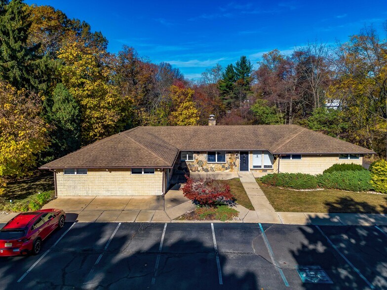 315 Forsgate Dr, Monroe Township, NJ for sale - Building Photo - Image 2 of 23