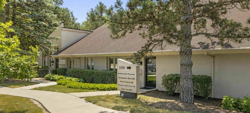 1538-1590 N Arlington Heights Rd, Arlington Heights, IL to rent Primary Photo- Image 1 of 17