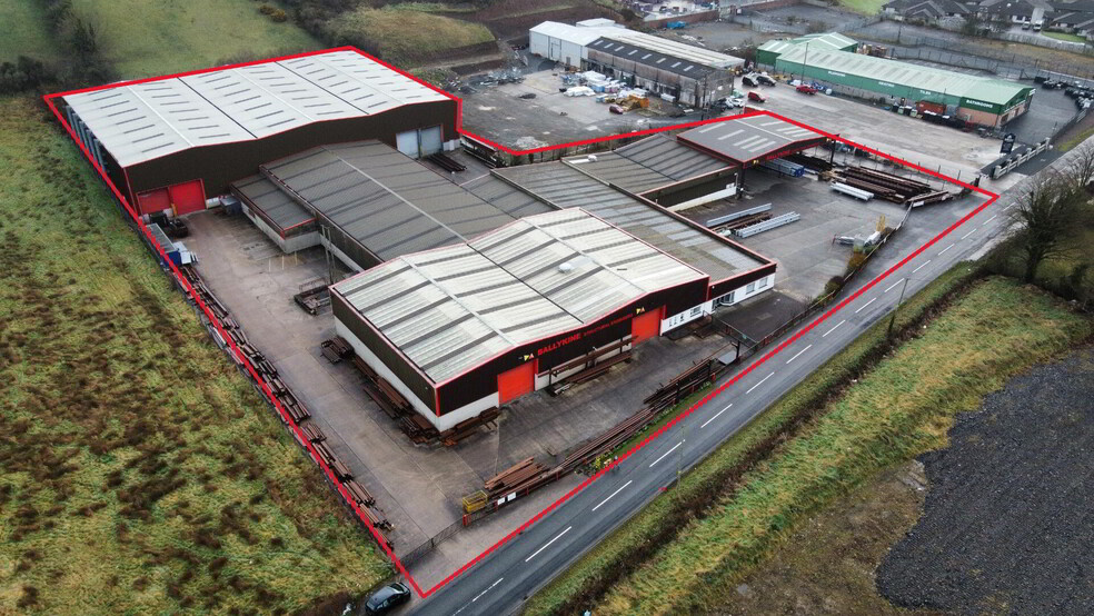 51 Lisburn Rd, Ballynahinch to rent - Building Photo - Image 2 of 4