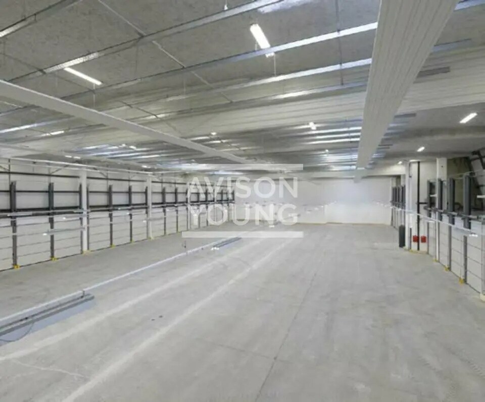 Light Industrial in Le Blanc-Mesnil to rent Interior Photo- Image 1 of 3