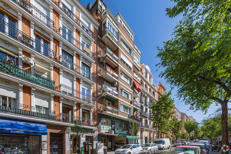 Calle de Altamirano, 22, Madrid, Madrid for rent - Primary Photo - Image 1 of 2