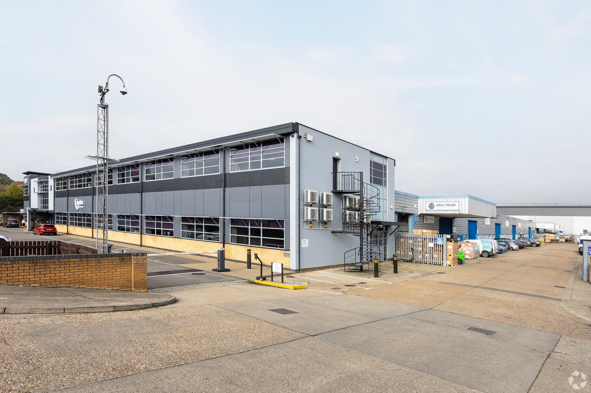 1-20 Gardiners Ln S, Basildon for sale Primary Photo- Image 1 of 1