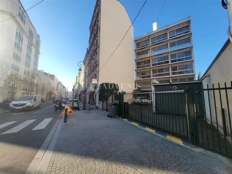 Office in Puteaux to rent - Building Photo - Image 2 of 5